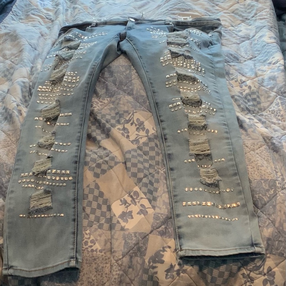 Skinny plus sized jeans